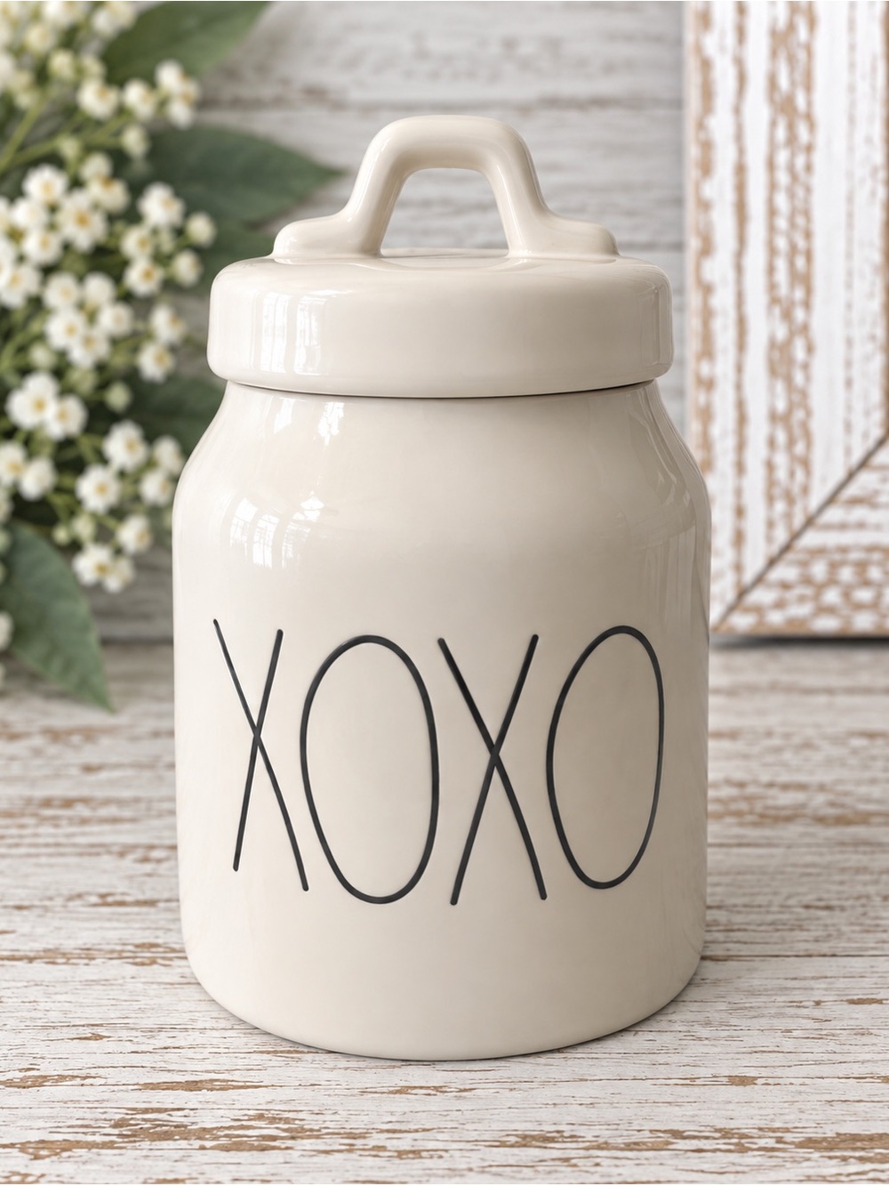 Rae Dunn XOXO Canister.